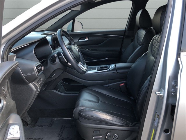 Hyundai Santa Fe Vehicle Full-screen Gallery Image 10