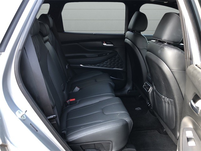 Hyundai Santa Fe Vehicle Full-screen Gallery Image 14