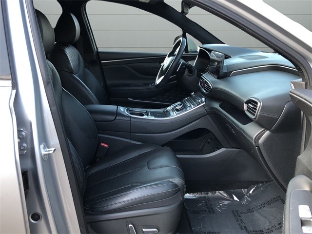 Hyundai Santa Fe Vehicle Full-screen Gallery Image 15