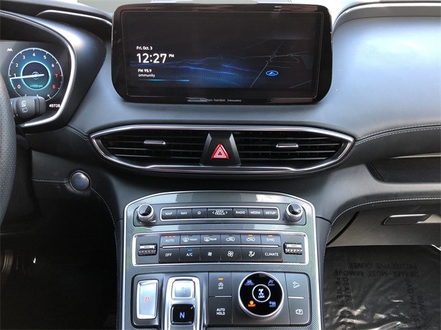 Hyundai Santa Fe Vehicle Full-screen Gallery Image 22