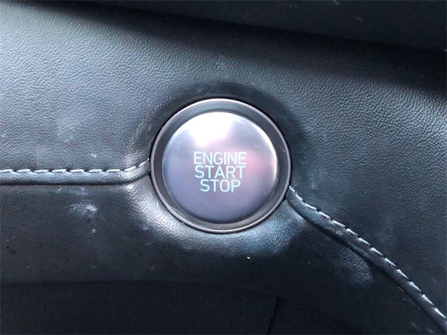 Hyundai Santa Fe Vehicle Full-screen Gallery Image 25