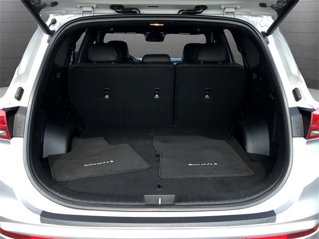 Hyundai Santa Fe Vehicle Full-screen Gallery Image 28