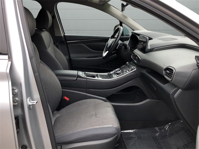 Hyundai Santa Fe Vehicle Full-screen Gallery Image 15