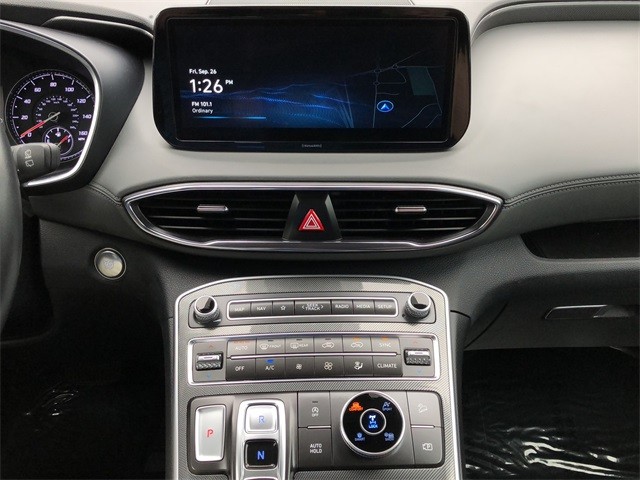 Hyundai Santa Fe Vehicle Full-screen Gallery Image 21