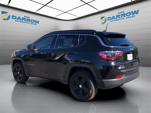 Jeep Compass Vehicle Full-screen Gallery Image 3