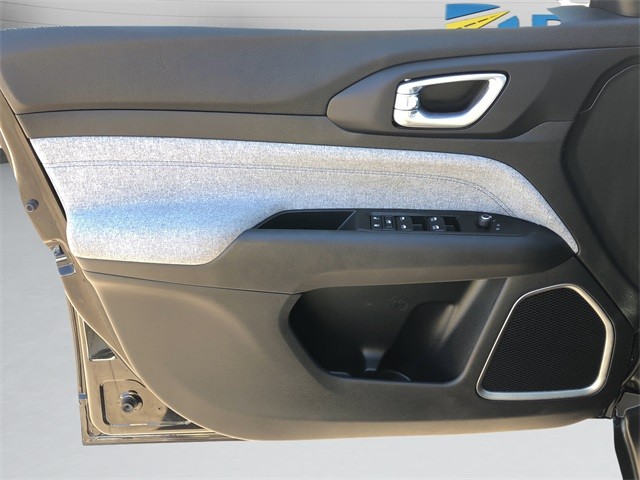 Jeep Compass Vehicle Full-screen Gallery Image 11