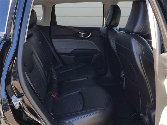 Jeep Compass Vehicle Full-screen Gallery Image 14