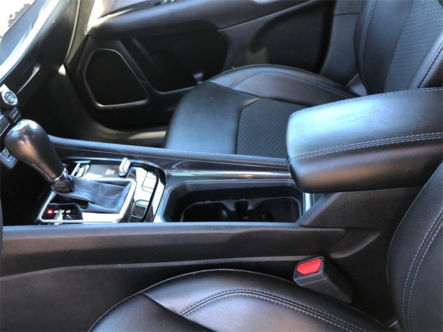 Jeep Compass Vehicle Full-screen Gallery Image 20