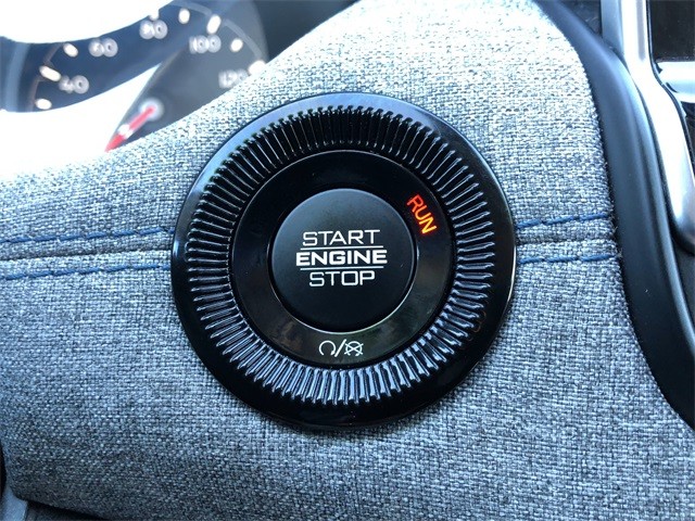 Jeep Compass Vehicle Full-screen Gallery Image 24