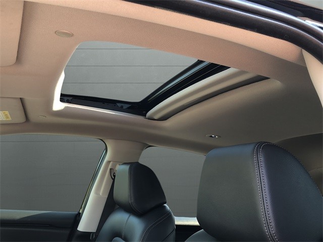 Honda HR-V Vehicle Full-screen Gallery Image 16