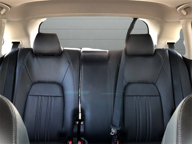 Honda HR-V Vehicle Full-screen Gallery Image 29