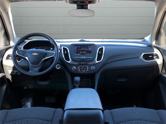 Chevrolet Equinox Vehicle Full-screen Gallery Image 12