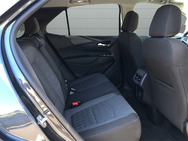 Chevrolet Equinox Vehicle Full-screen Gallery Image 14