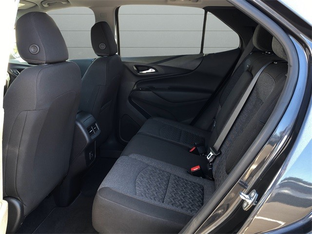 Chevrolet Equinox Vehicle Full-screen Gallery Image 16