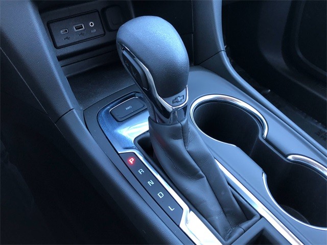 Chevrolet Equinox Vehicle Full-screen Gallery Image 25