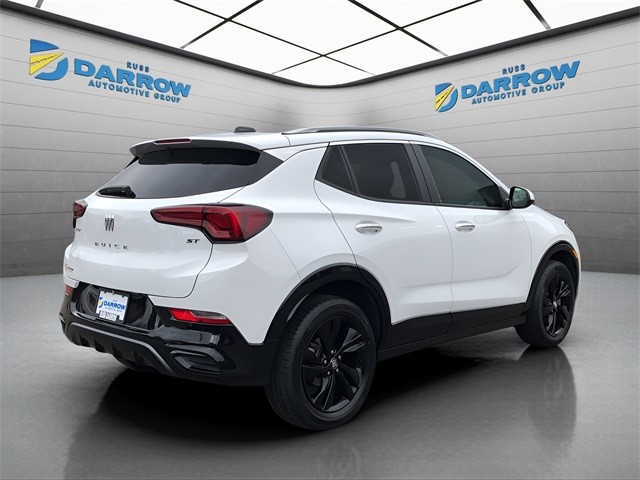 Buick Encore GX Vehicle Full-screen Gallery Image 5