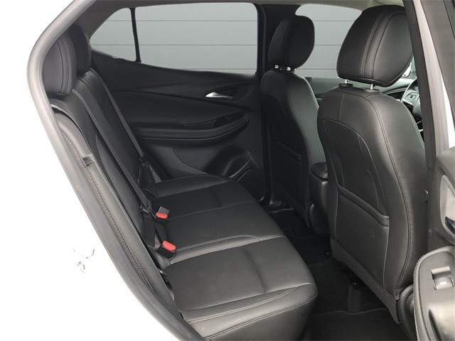 Buick Encore GX Vehicle Full-screen Gallery Image 14