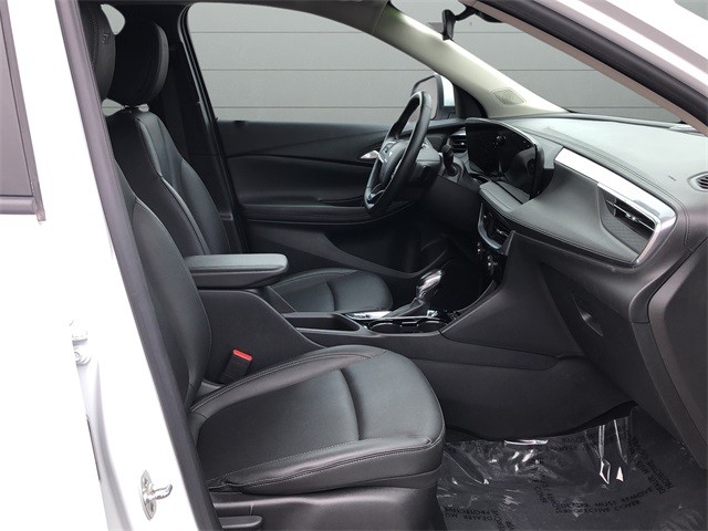 Buick Encore GX Vehicle Full-screen Gallery Image 15