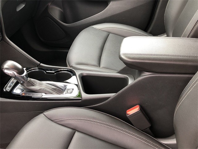 Buick Encore GX Vehicle Full-screen Gallery Image 19