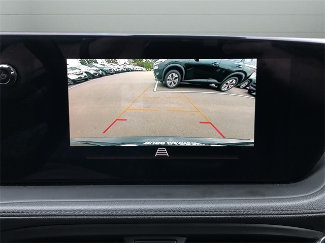 Buick Encore GX Vehicle Full-screen Gallery Image 22