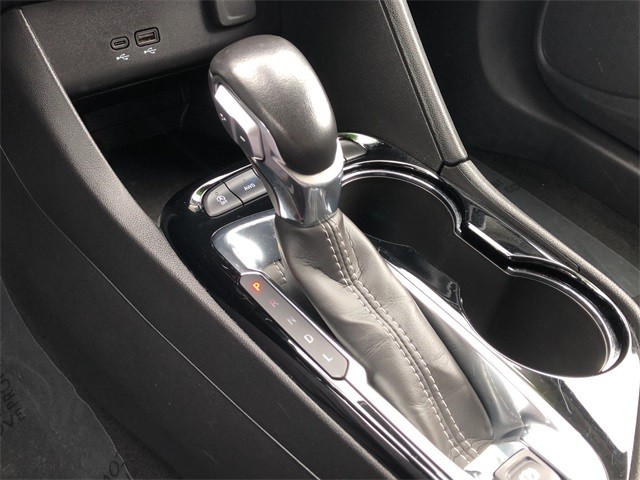 Buick Encore GX Vehicle Full-screen Gallery Image 24