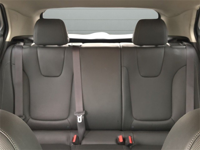 Buick Encore GX Vehicle Full-screen Gallery Image 27
