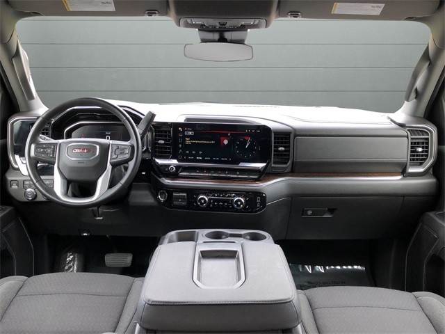 GMC Sierra 1500 Vehicle Full-screen Gallery Image 12
