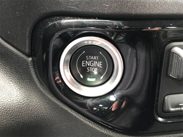 GMC Sierra 1500 Vehicle Full-screen Gallery Image 22