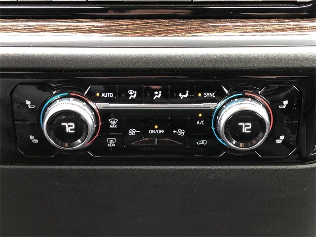 GMC Sierra 1500 Vehicle Full-screen Gallery Image 23