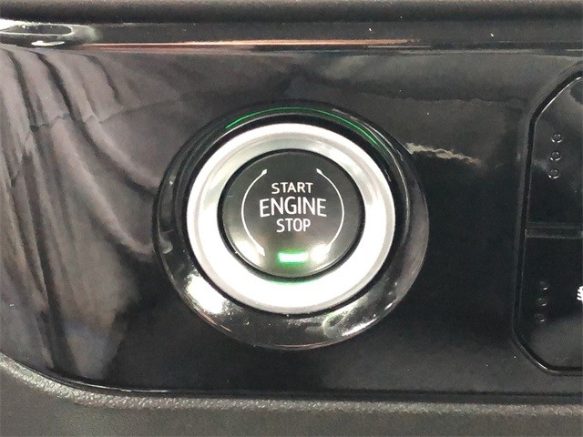 Chevrolet Silverado 1500 Vehicle Full-screen Gallery Image 22