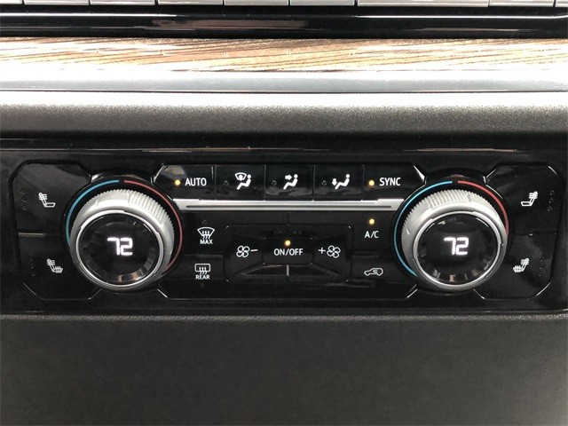 Chevrolet Silverado 1500 Vehicle Full-screen Gallery Image 23