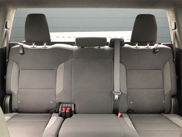 Chevrolet Silverado 1500 Vehicle Full-screen Gallery Image 25