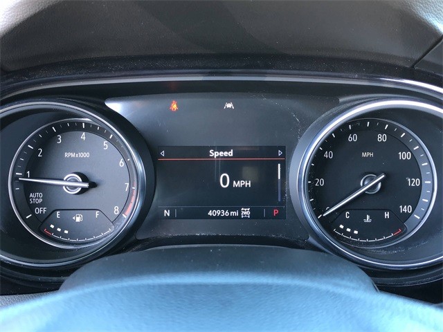 Buick Encore GX Vehicle Full-screen Gallery Image 13