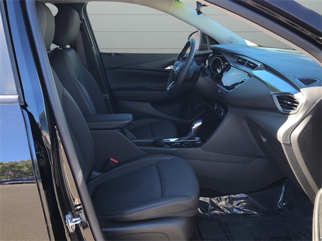 Buick Encore GX Vehicle Full-screen Gallery Image 15