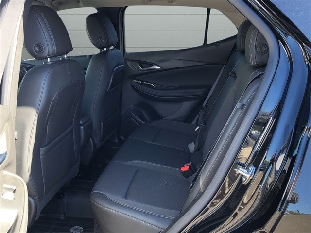 Buick Encore GX Vehicle Full-screen Gallery Image 16