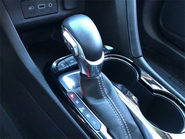 Buick Encore GX Vehicle Full-screen Gallery Image 24