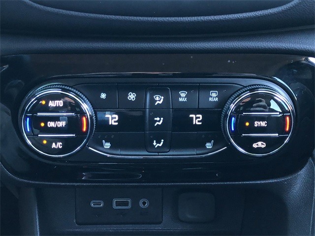 Buick Encore GX Vehicle Full-screen Gallery Image 25