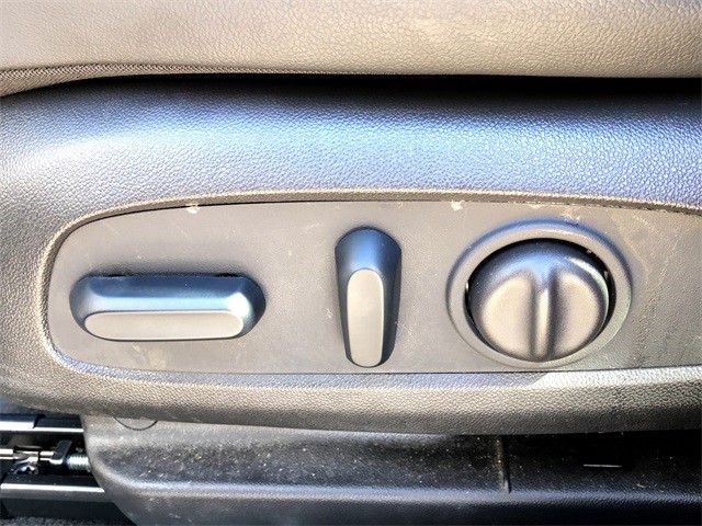 Buick Encore GX Vehicle Full-screen Gallery Image 27