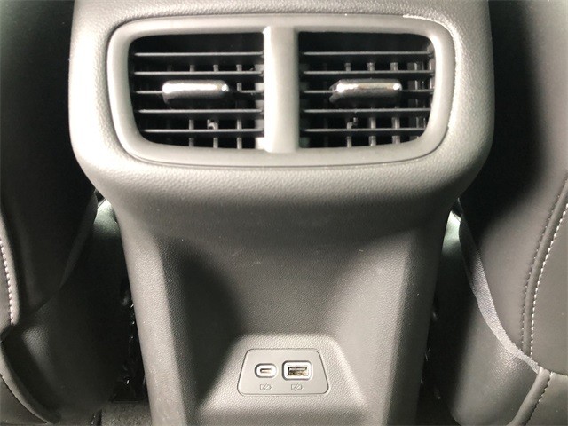 Buick Envision Vehicle Full-screen Gallery Image 16