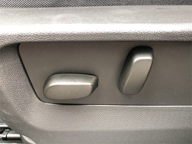 Buick Envision Vehicle Full-screen Gallery Image 25