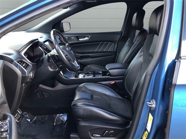 Ford Edge Vehicle Full-screen Gallery Image 10