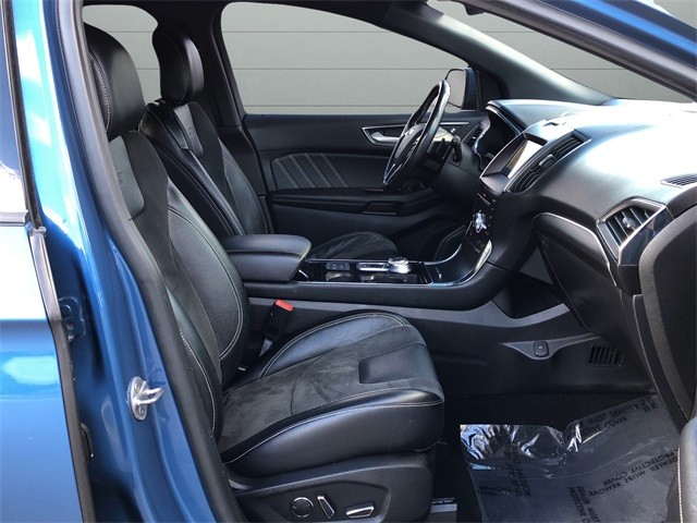 Ford Edge Vehicle Full-screen Gallery Image 15