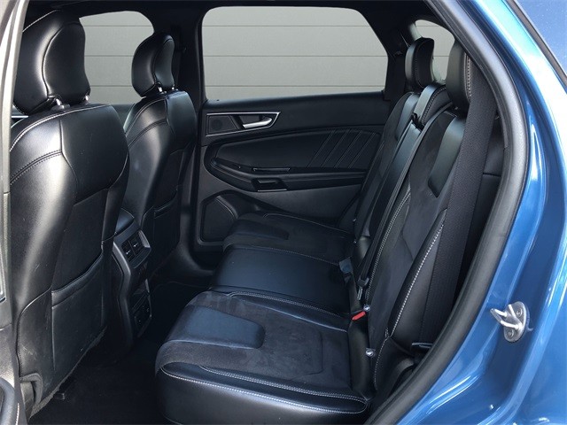 Ford Edge Vehicle Full-screen Gallery Image 17