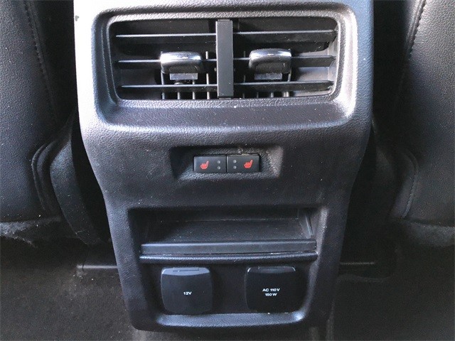 Ford Edge Vehicle Full-screen Gallery Image 18