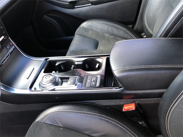 Ford Edge Vehicle Full-screen Gallery Image 21