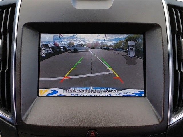 Ford Edge Vehicle Full-screen Gallery Image 24