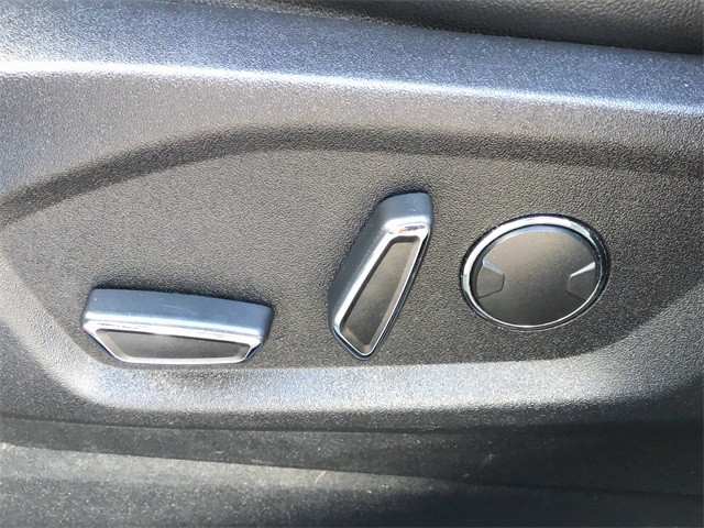 Ford Edge Vehicle Full-screen Gallery Image 29