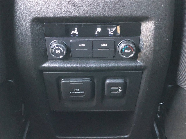 Chevrolet Traverse Vehicle Full-screen Gallery Image 18