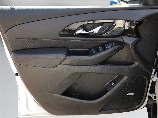 Chevrolet Traverse Vehicle Full-screen Gallery Image 11