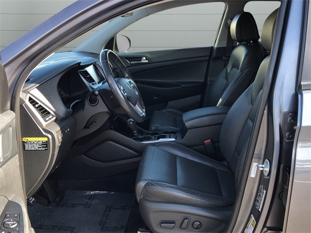 Hyundai Tucson Vehicle Full-screen Gallery Image 10